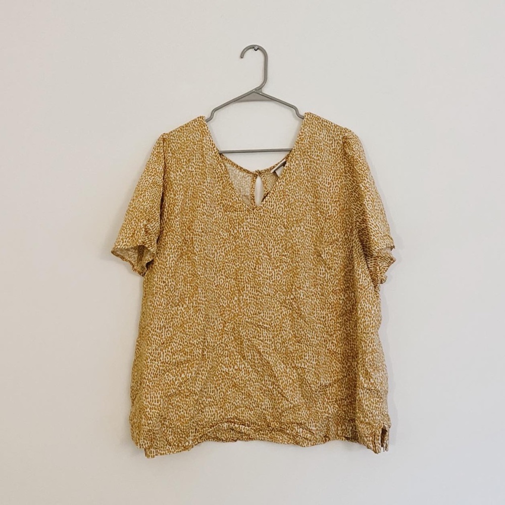 $14 | Ava and Viv Patterned
Top | 2XL | Mustard Yellow | Very Good
Condition